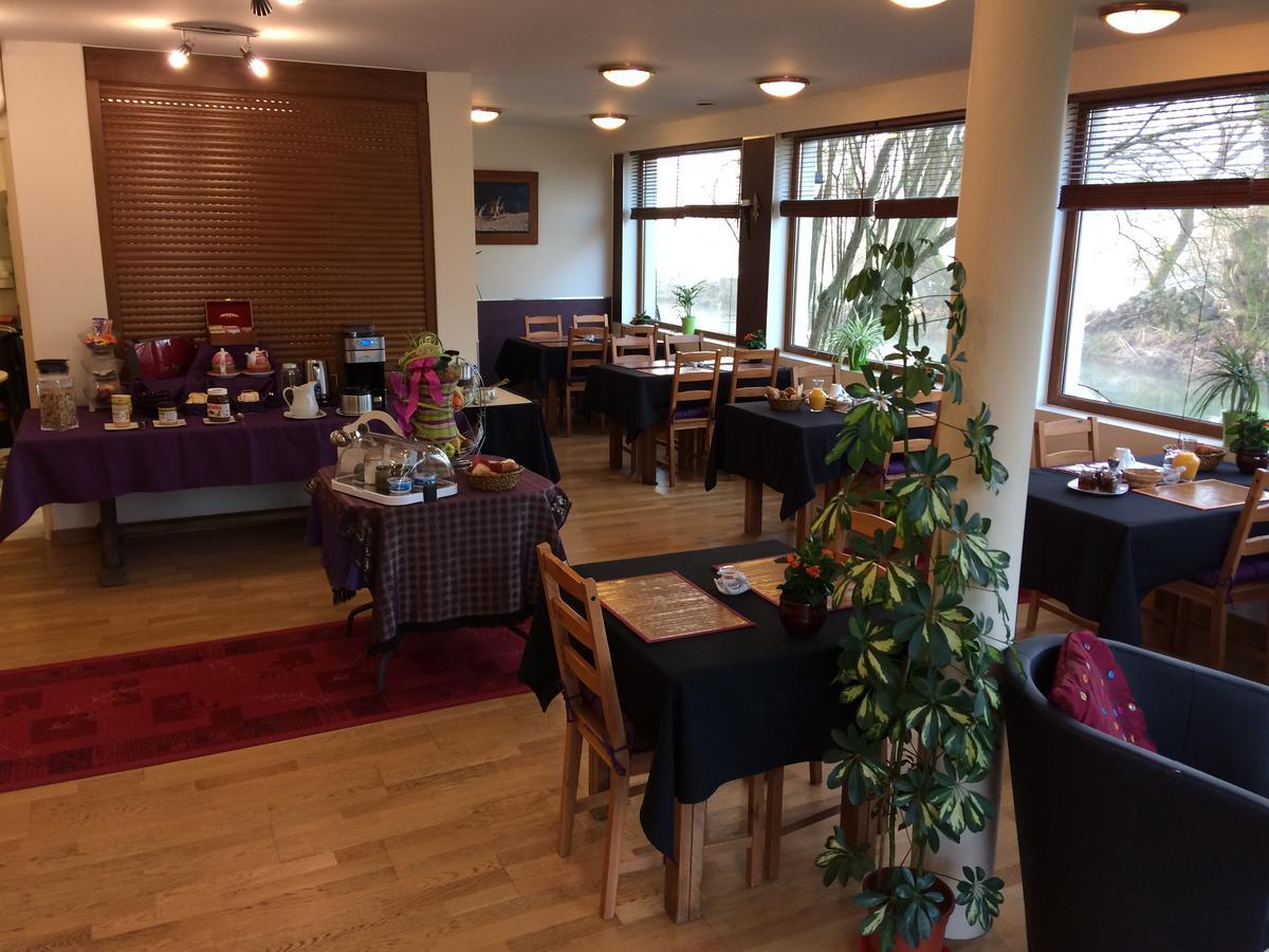 Logis Le Chantoiseau Hotel